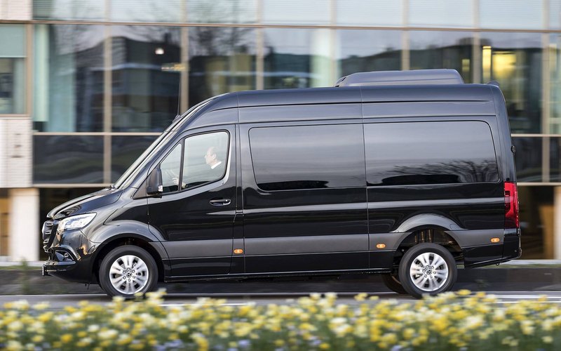 Mercedes-Benz Sprinter Luxury с водителем в Дубае